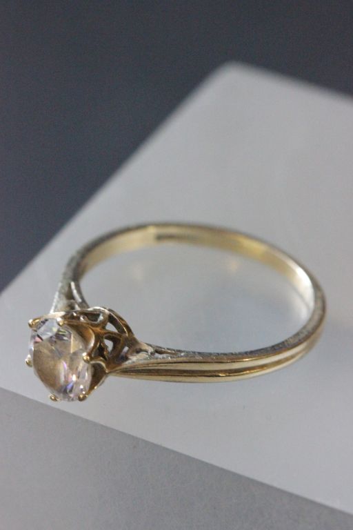 ladies 14k yellow gold solitaire ring