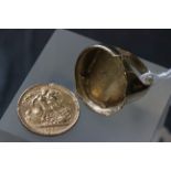 Gents 9ct gold ring set with 1964 full sovereign in damaged condition