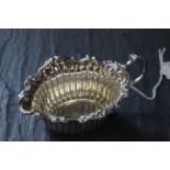 A small silver shaped sauce boat, Birmingham 1901