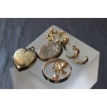 Mixed 9ct gold and yellow metal jewellery