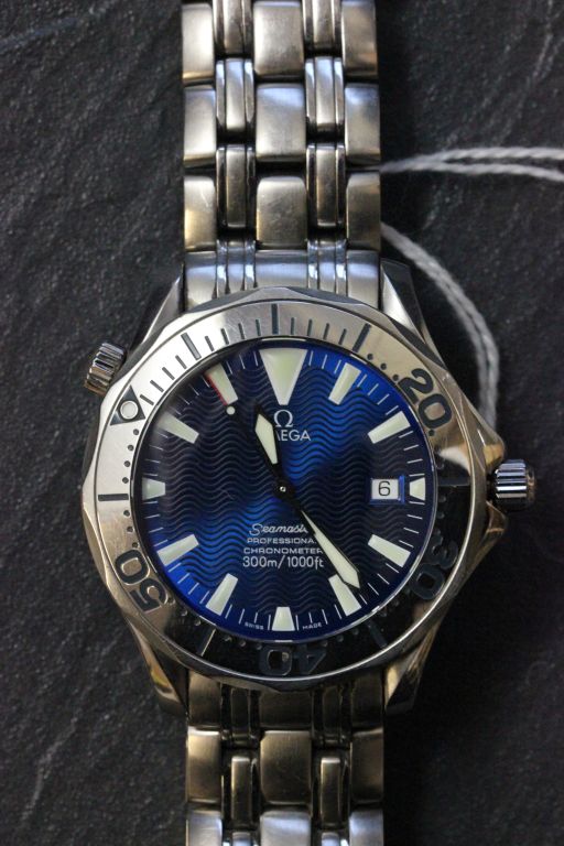 A gents stainless steel Omega Seamaster Professional Chronometer watch. 23 Jewel 1120 caliber