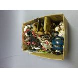 Box of mixed costume jewellery