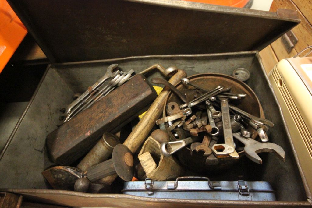 Three vintage metal toolboxes each with various tools - Image 2 of 4