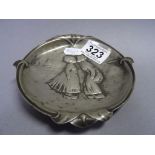 Art Nouveau Dish decorated with Two Kissing Dutch Children