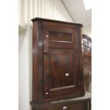 19th century Mahogany Hanging Corner Cabinet