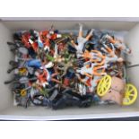 Collection of vintage metal soldiers and figures mainly knights plus 12 x plastic Roman figures