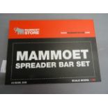 Boxed Weiss Brothers 1:50 410095_000 Mammoet Spreader Bar Set construction model in excellent