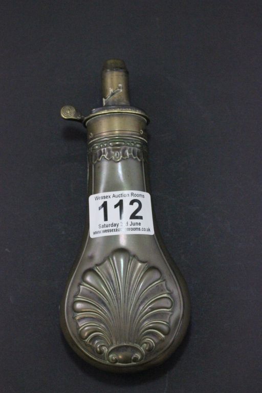 A copper powder flask