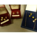 Gold necklace and earring set & other gold jewellery items