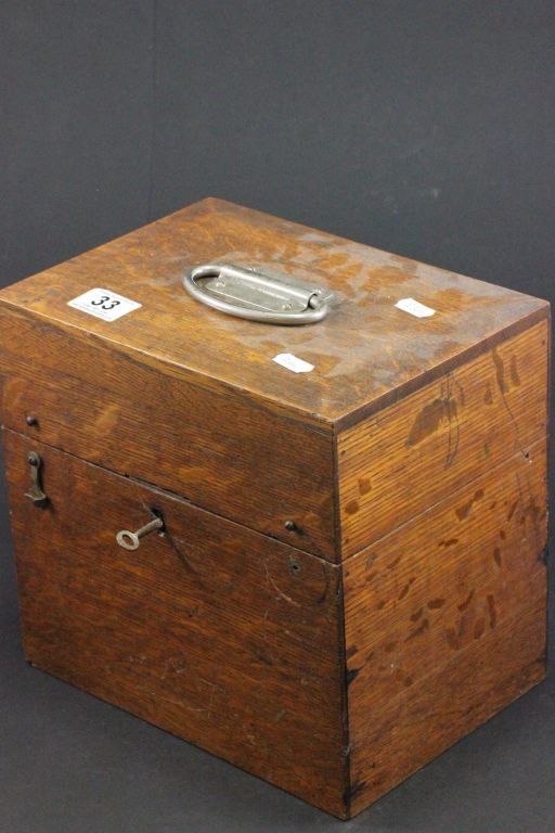 Oak wooden box with carrying handle and key
