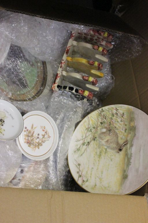 Box of mixed ceramics