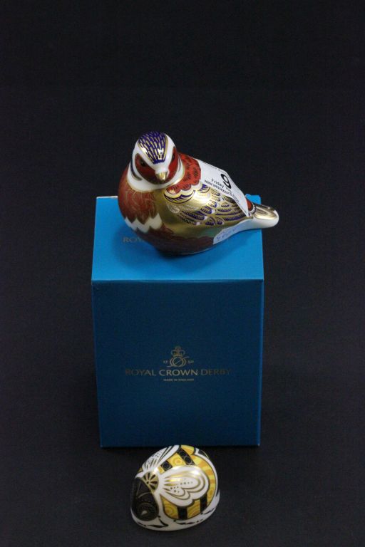 Royal Crown Derby Bumblebee boxed paperweight with gold stopper and a Chaffinch with silver stopper