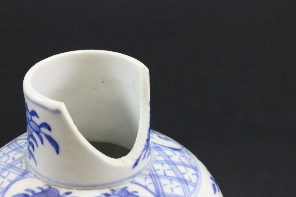 Chinese blue & white baluster vase with four character mark to the base - Image 2 of 3