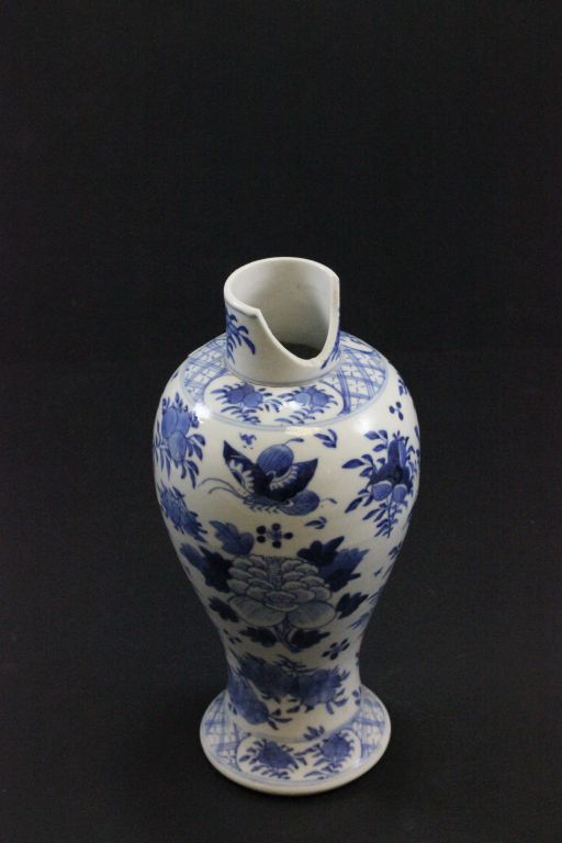 Chinese blue & white baluster vase with four character mark to the base