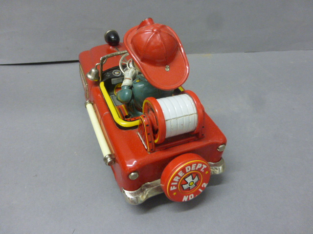 Boxed TN Battery Operated Mystery Action Car Fire Chief vehicle in gd condition, box poor - Image 6 of 7
