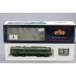 Boxed Bachmann OO gauge 32-413 Class 25/2 Diesel D5237 BR Two tone green engine