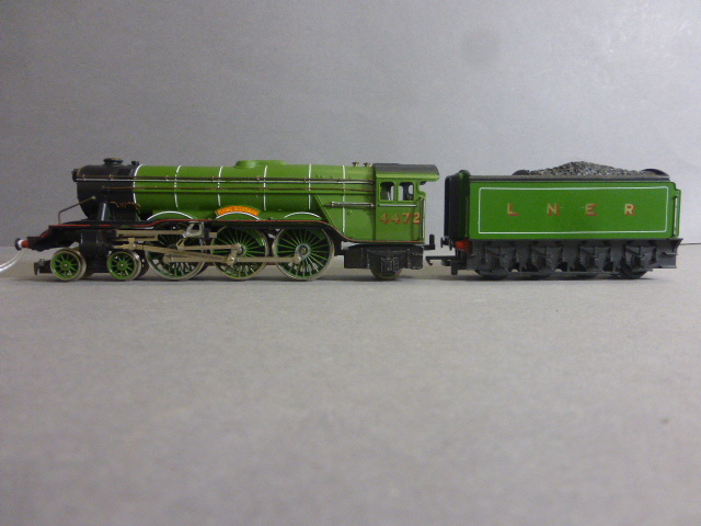 Two Hornby OO gauge locomotives to include Duchess of Sutherland and Flying Scotsman - Image 5 of 7