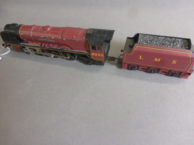 Two Hornby OO gauge locomotives to include Duchess of Sutherland and Flying Scotsman - Image 4 of 7