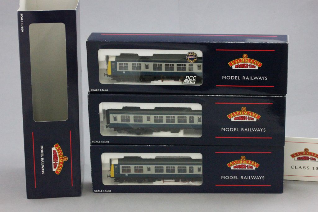 Boxed Bachmann OO gauge 32-910 Class 108 3-Car DMU British Rail Blue/Grey set