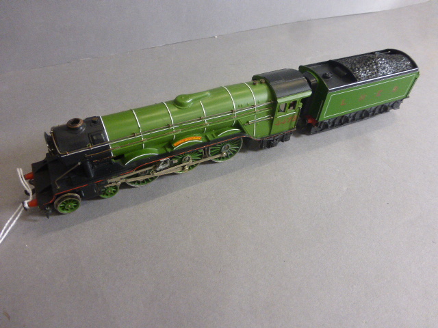Two Hornby OO gauge locomotives to include Duchess of Sutherland and Flying Scotsman - Image 7 of 7