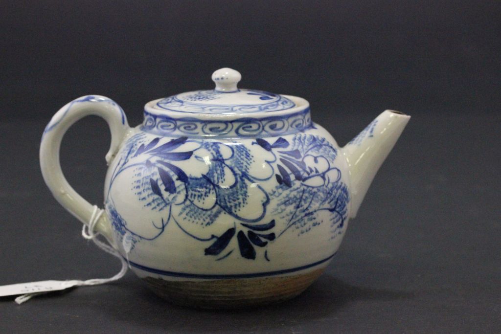 18th century Shaped Small Blue and White Teapot