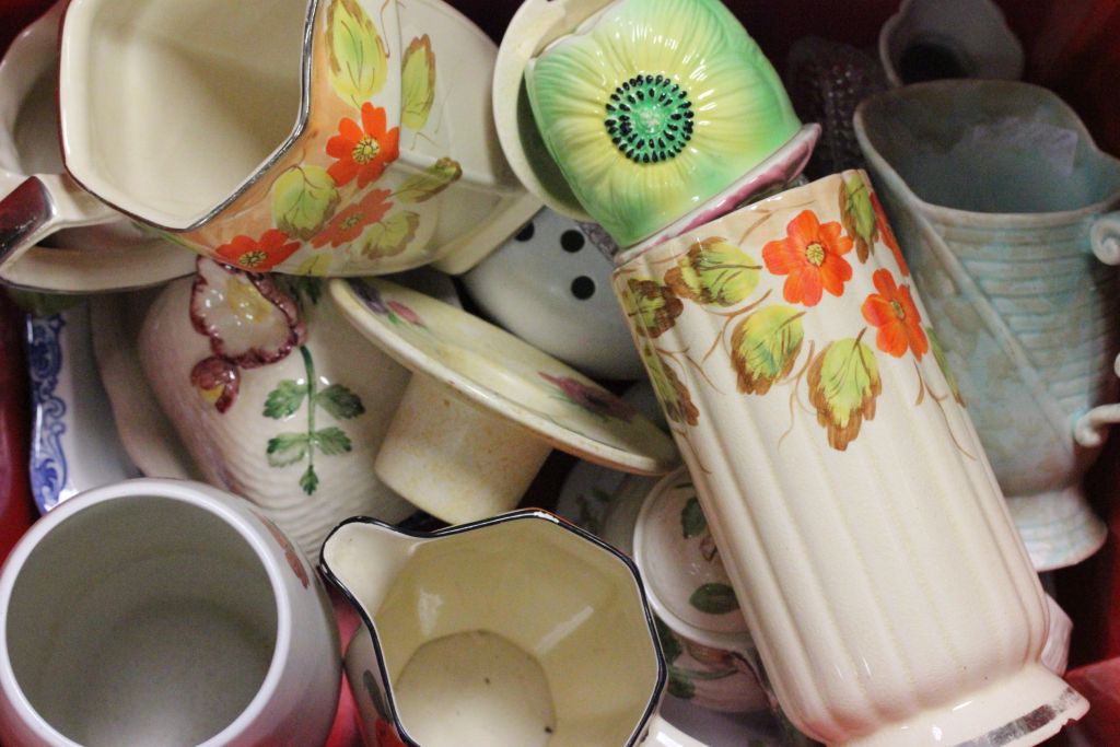 Box of vintage ceramics mainly Art Deco style to include jugs, vases - Image 2 of 2