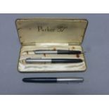 Cased Parker 51 fountain pen set plus another Parker 51 fountain pen