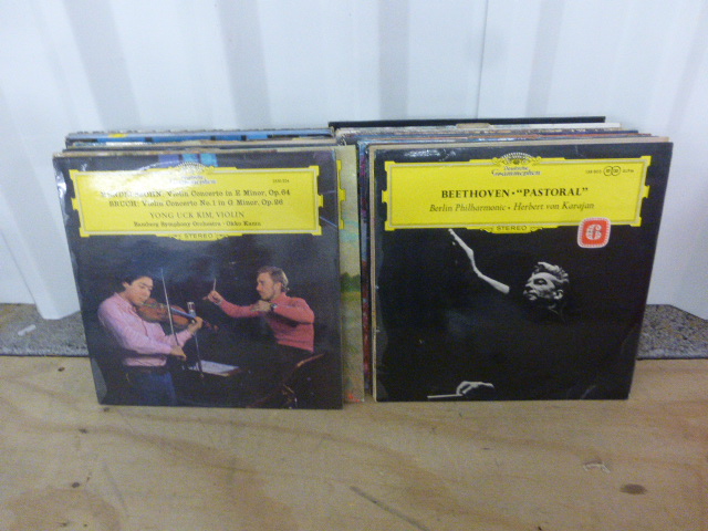 Vinyl - Collection of over 30 Classical LPs on the Deutsche Grammophon label featuring various