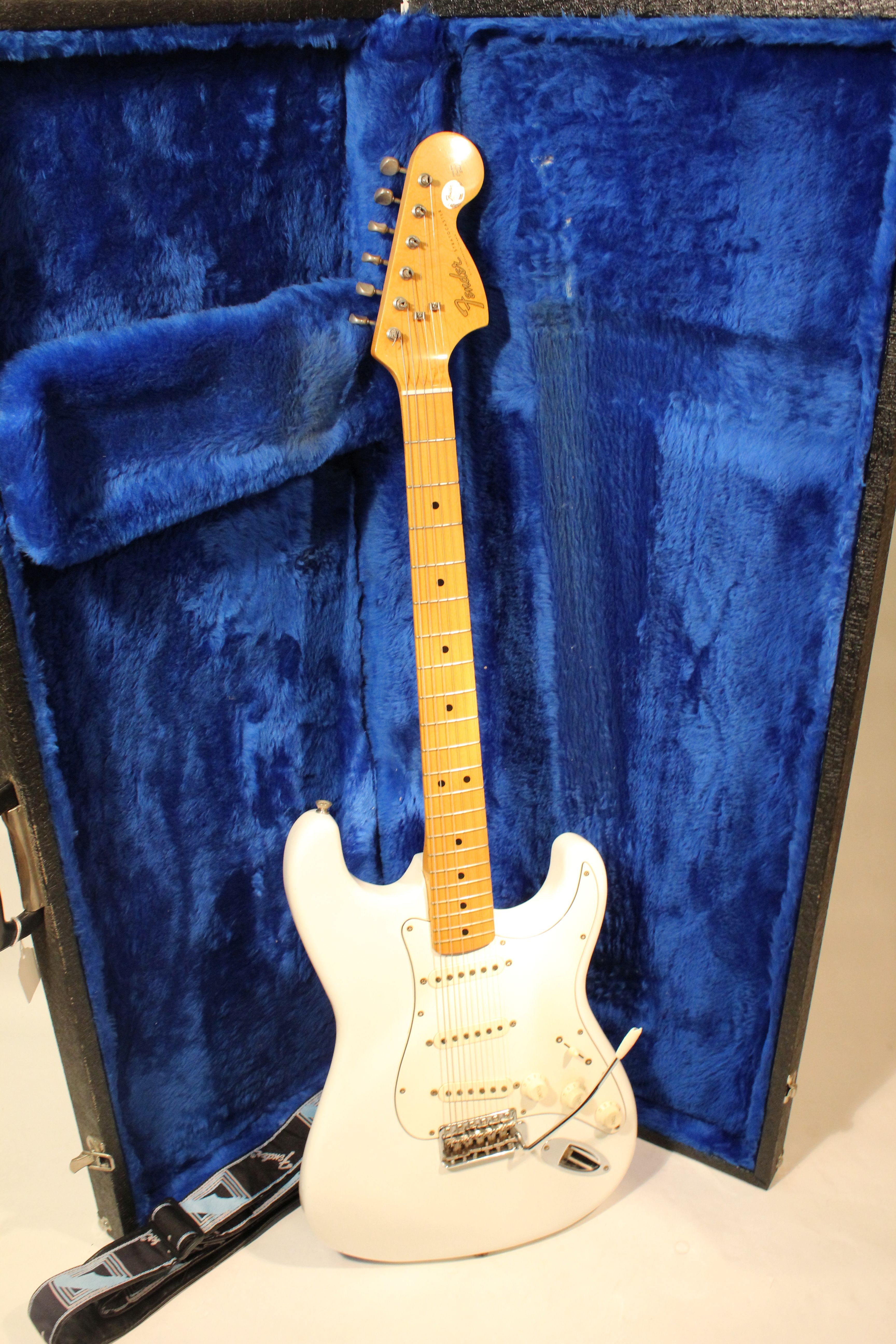 Guitar - Fender 67 Reissue Stratocaster STB-67 1995 - Rare model. Maple Neck - Image 8 of 8