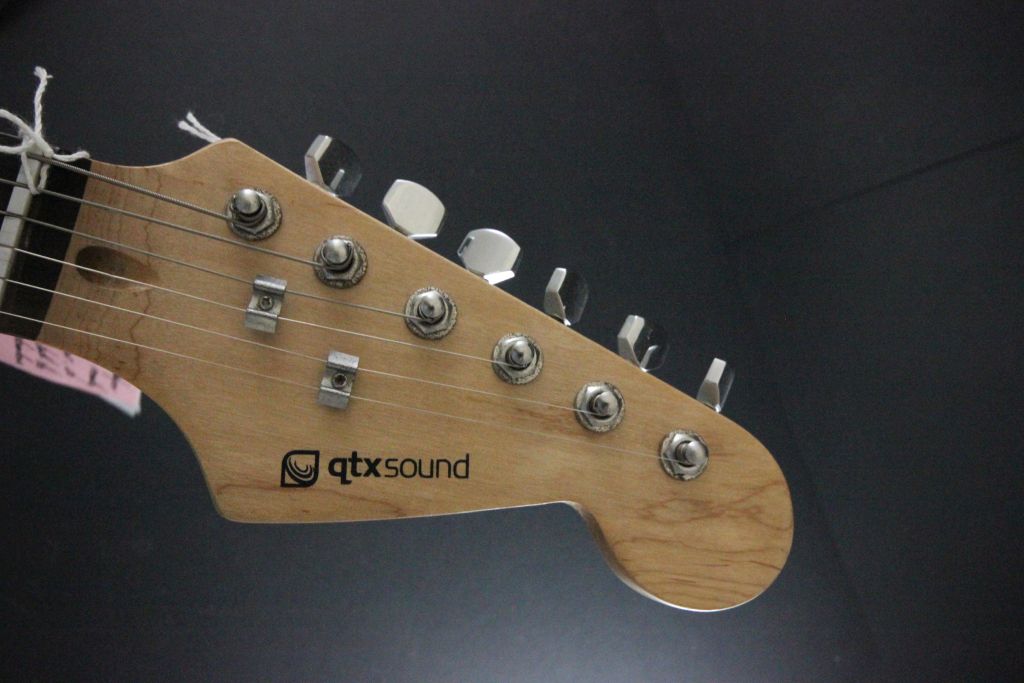 Guitar - GTX Sound strat style electric guitar in black, along with an Acoustic Solutions JE50 - Image 3 of 7