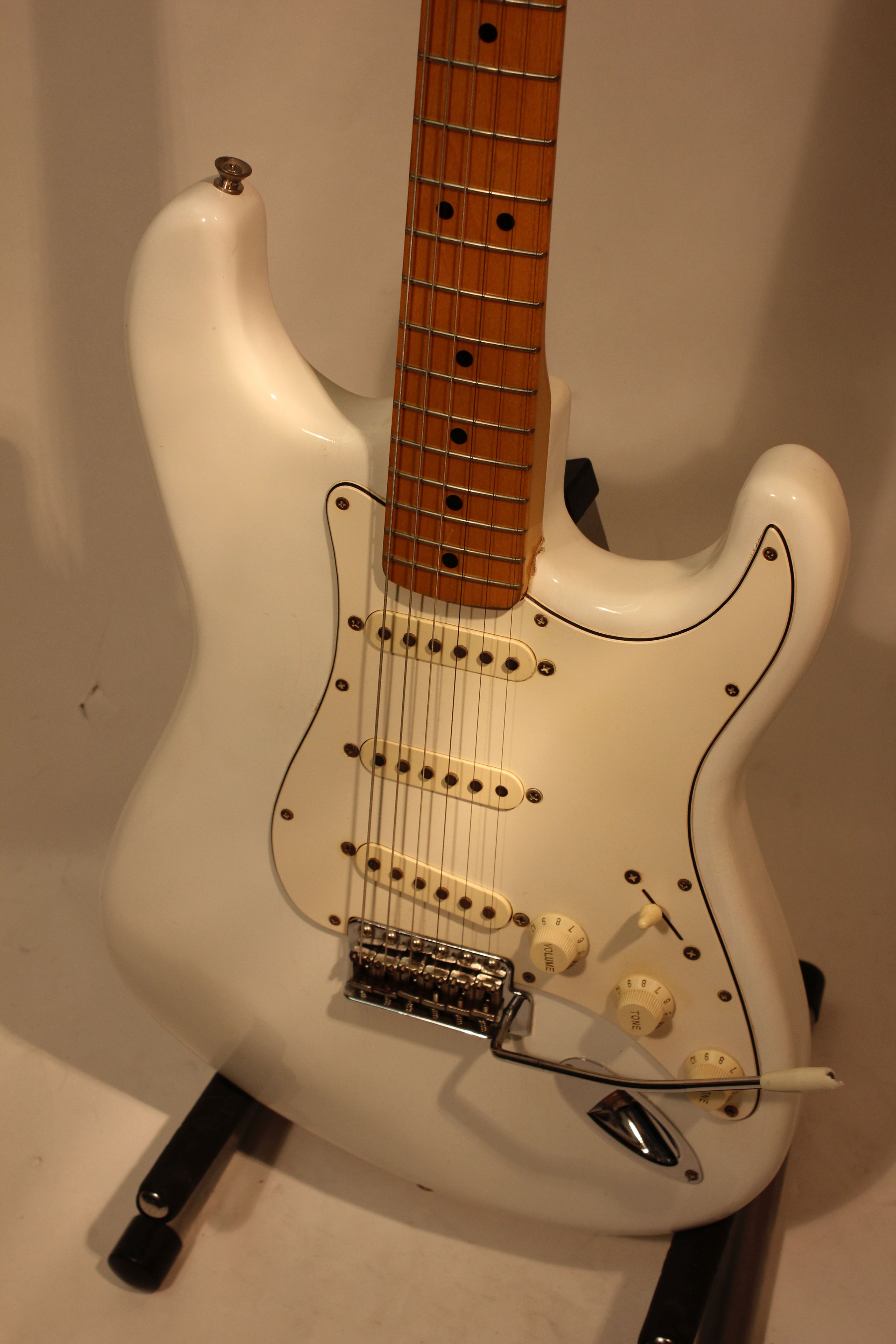 Guitar - Fender 67 Reissue Stratocaster STB-67 1995 - Rare model. Maple Neck - Image 2 of 8