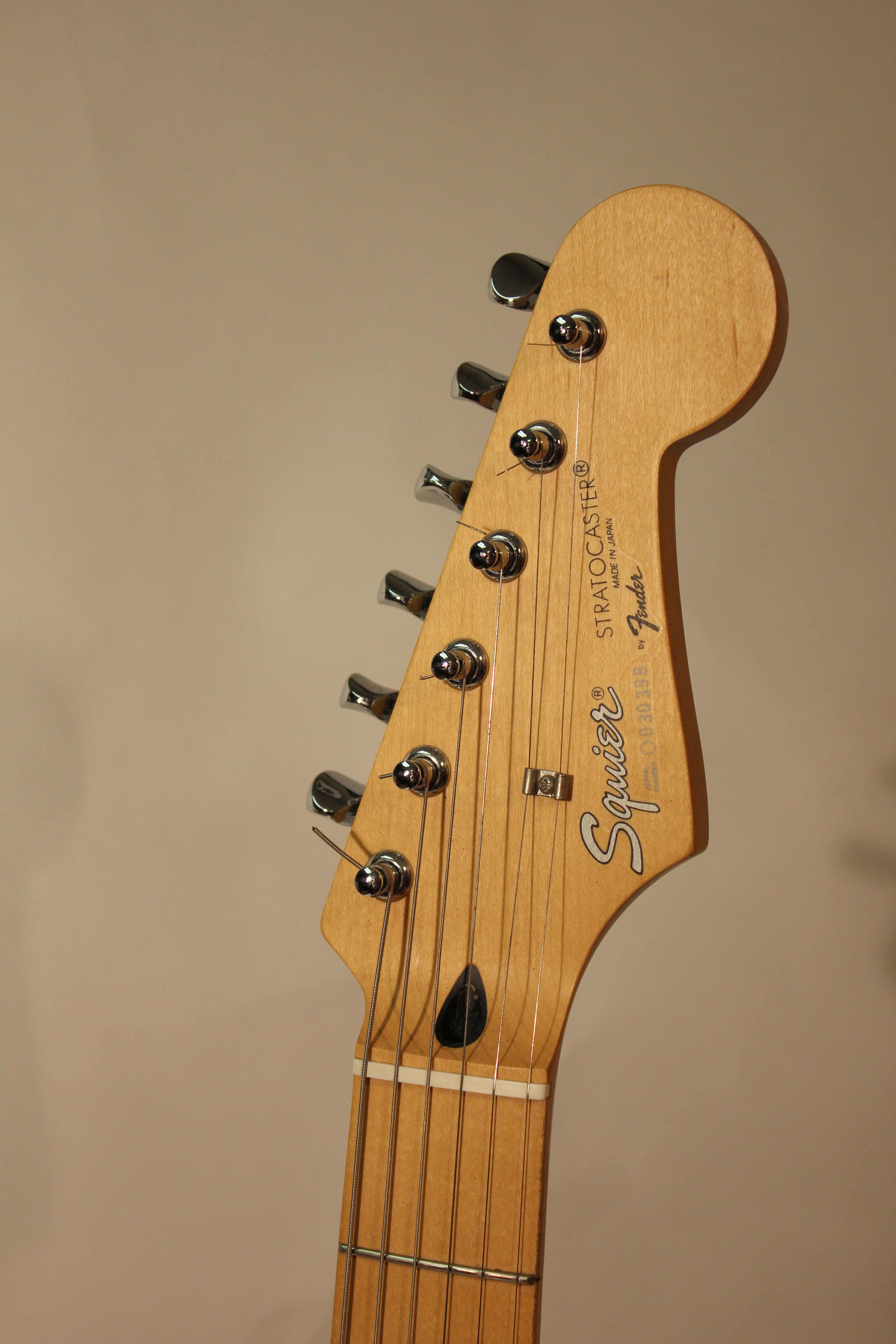 Guitar - 1993 Fender Squier Stratocaster guitar Made in Japan, good condition with low action - Image 3 of 6