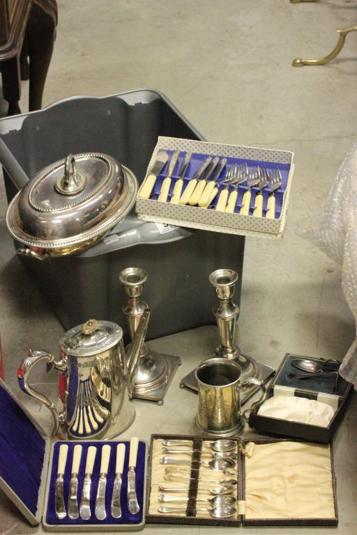 Quantity of silver plated items to include boxed cutlery and candlesticks