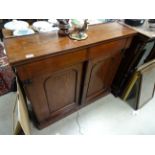 Regency rosewood dwarf bookcase with arch panelled doors & two drawers above