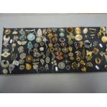 Pad wih approximately 103 1950's / 60's Brooches to include Agate and Silver, etc