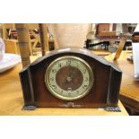 Bentina mantle clock