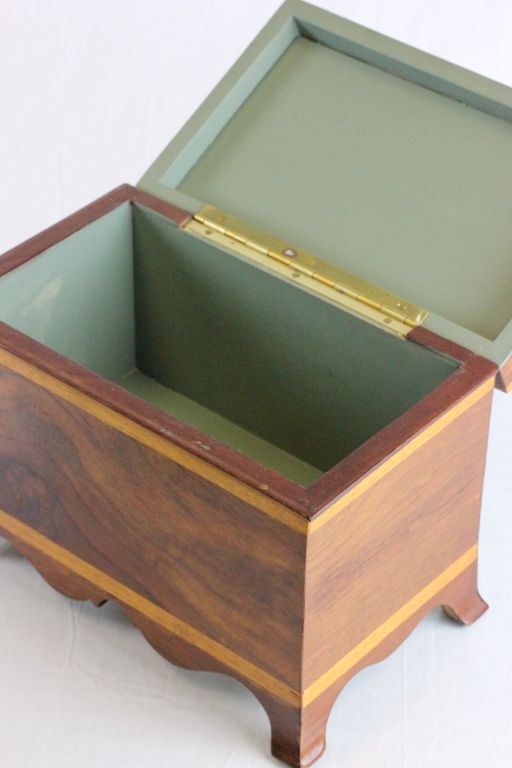 Wooden humidor type box containing two vintage Naval collectable items - Image 4 of 4