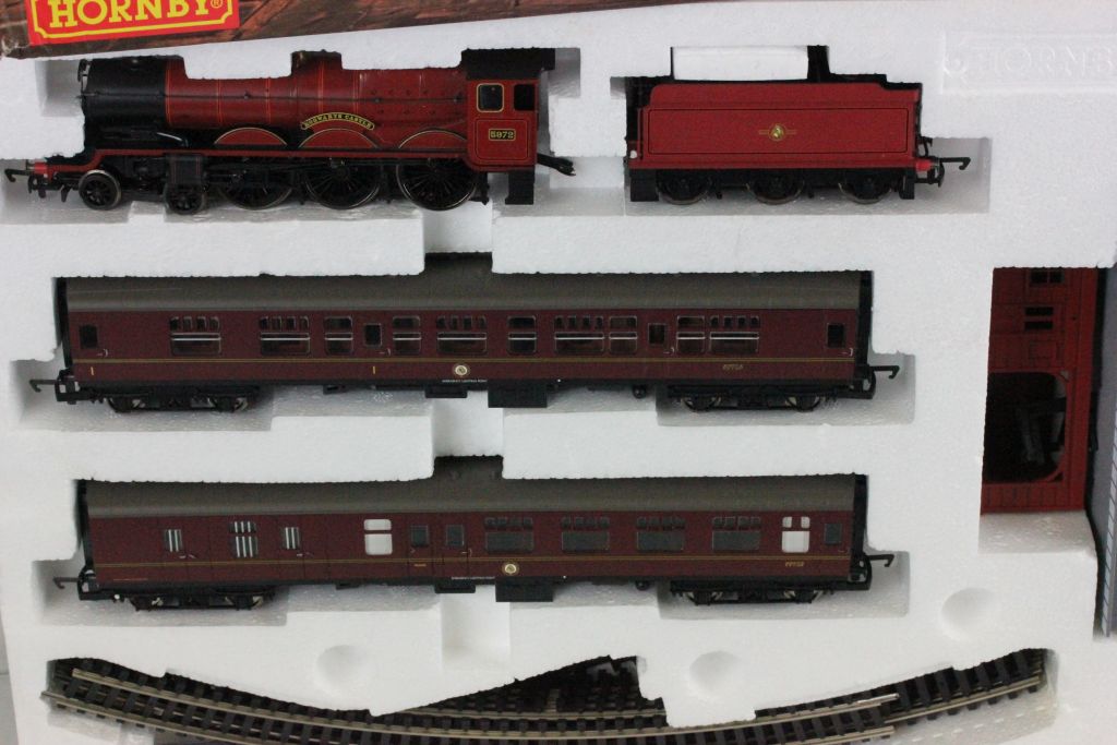 Boxed Hornby OO gauge Harry Potter and The Chamber of Secrets Hogwarts Express electric train set, - Image 2 of 4