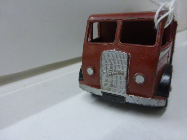 Boxed Dinky Supertoys No 501 Foden Diesel 8 Wheel Wagon in mauve with mauve hubs, some paint loss - Image 2 of 4