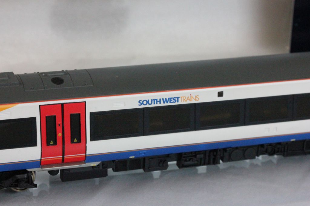 Boxed Bachmann OO gauge 32452 170/4 Turbostar 2 Car DMU Southwest Trains set - Image 4 of 4