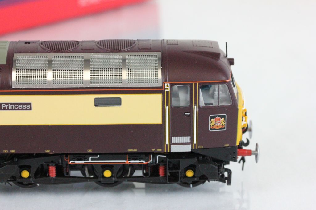 Boxed Bachmann OO gauge 32764 Class 57/3 57305 Northern Princess Northern Belle engine - Image 3 of 4