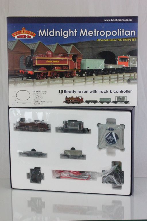 Boxed Bachmann OO gauge 30076 Midnight Metropolitan Train Set DCC8, complete