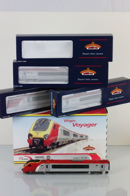 Boxed Bachmann OO gauge 32600 Class 220 Virgin Voyager (Non Tilt) 4 Car Demu 'Maiden Voyager' set