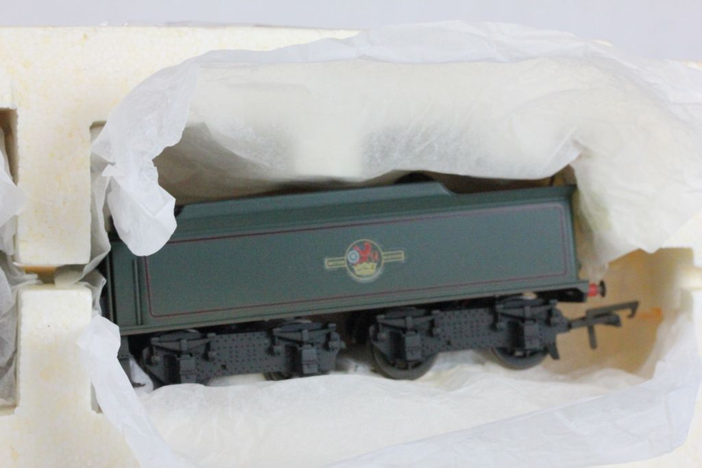 Boxed Hornby OO gauge R2581 BR 4-6-0 Class N15 30764 Sir Gawain weathered edition locomotive DCC - Image 3 of 3