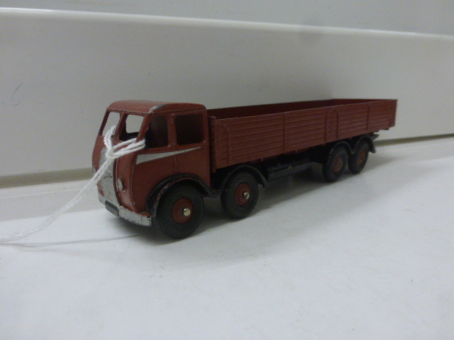 Boxed Dinky Supertoys No 501 Foden Diesel 8 Wheel Wagon in mauve with mauve hubs, some paint loss