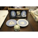 A cased Queens jubilee wedgwood jasperware pair of plaques similar plates and trinket pot.