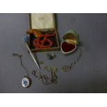 Collection of vintage costume & other jewellery to include silver Scarab ring, Coral necklace etc