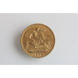 1900 Gold half Sovereign coin