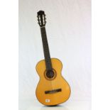 Spanish Workshop Guitar in Canvas Case (2/3rd size)