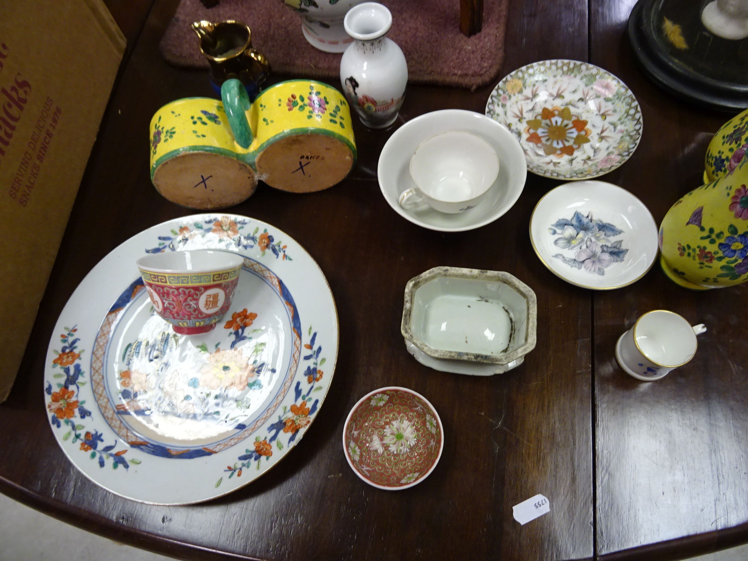 Group of vintage ceramics to include an Oriental lidded jar - Image 13 of 13